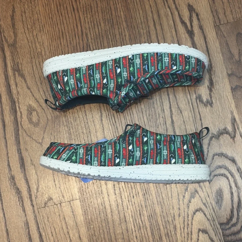 Hey Dude Wally Merry Fishmas Pine Green Christmas Sweater Shoes Men's Size 12